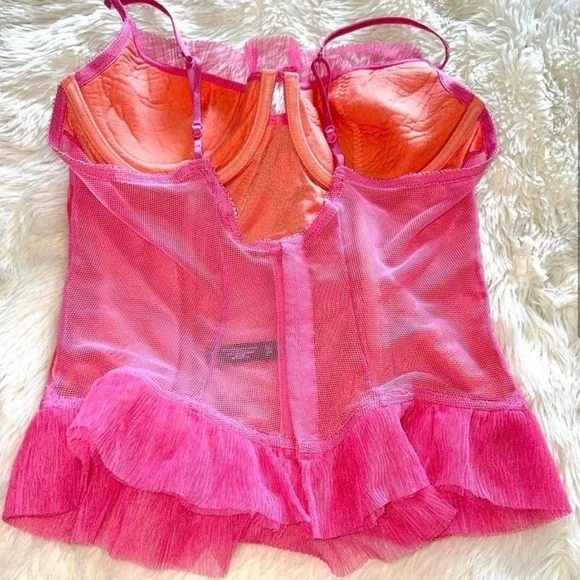 Victoria’s Secret Corset - Picture 6 of 9